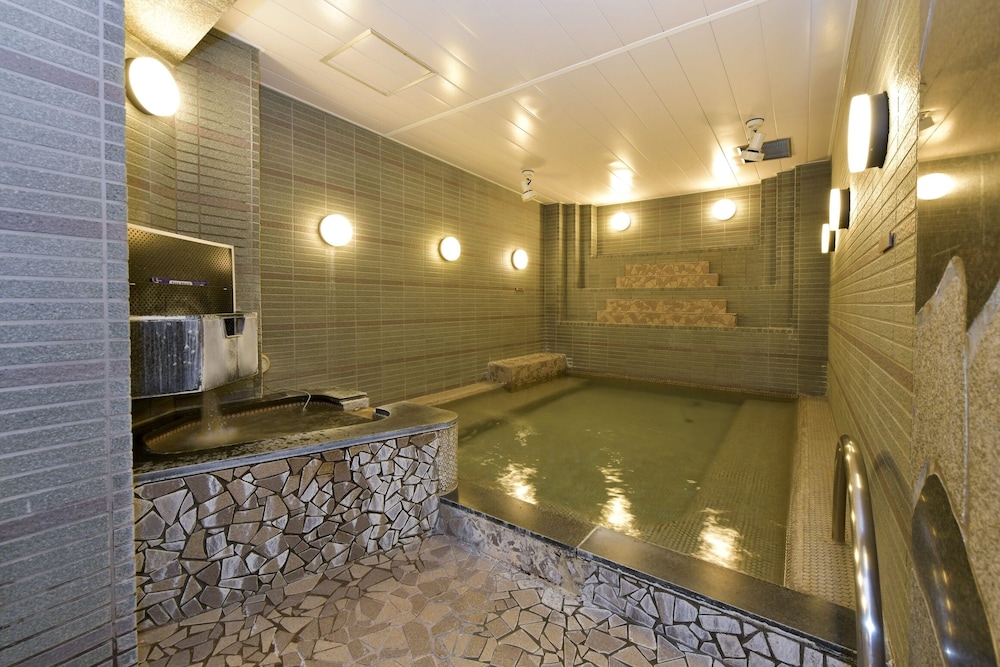 Refreforum - carbon neutral hotel in Tokyo