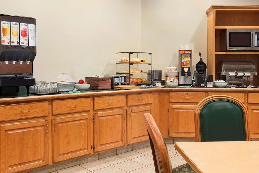 Country Inn & Suites by Radisson Salina KS - photo 26