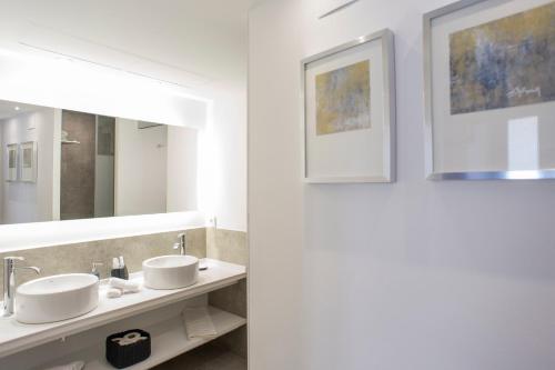 Casa De Poble Termes Romanes — 4-Star Luxury Hotel in Caldes De Montbui, Spain