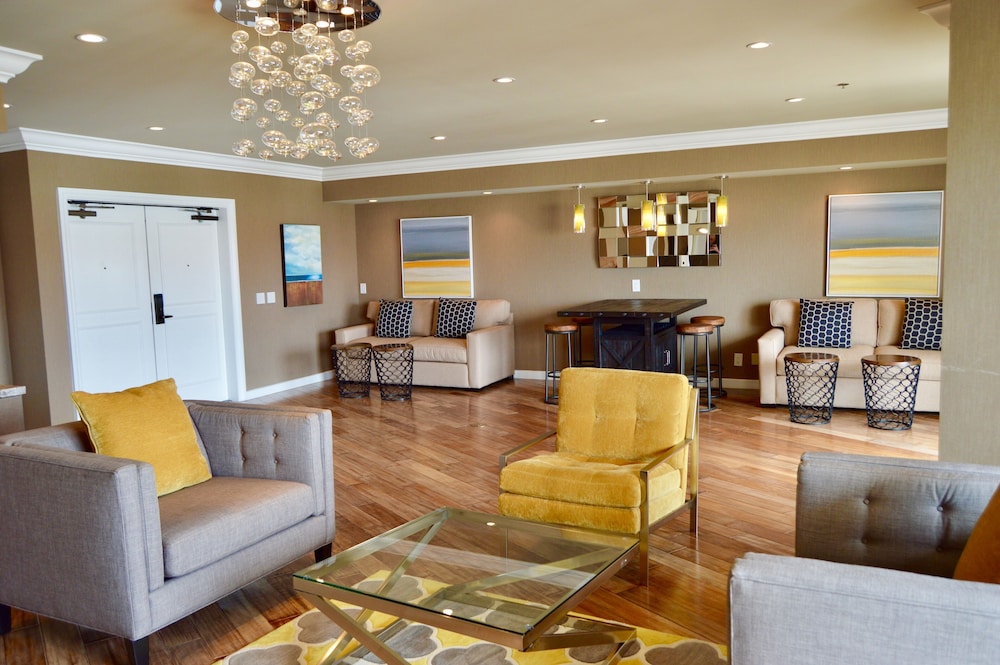 The Waterfront Beach Resort A Hilton Hotel - photo 72