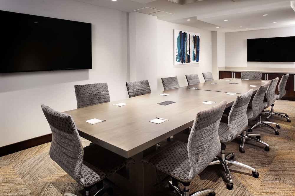 Hampton Inn & Suites Dallas Downtown - photo 68