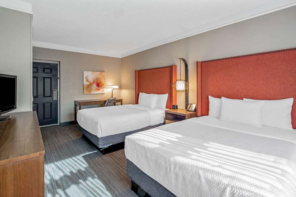 La Quinta Inn & Suites by Wyndham San Francisco Airport N - photo 8