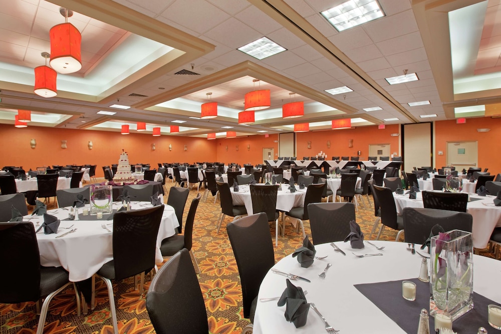 DoubleTree by Hilton Springfield - photo 33