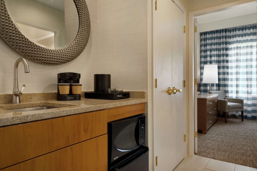 Embassy Suites by Hilton Philadelphia Valley Forge - photo 22
