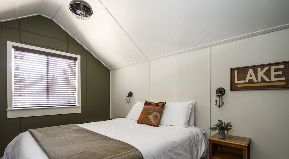 Noon Lodge at Mallard Bay - photo 17