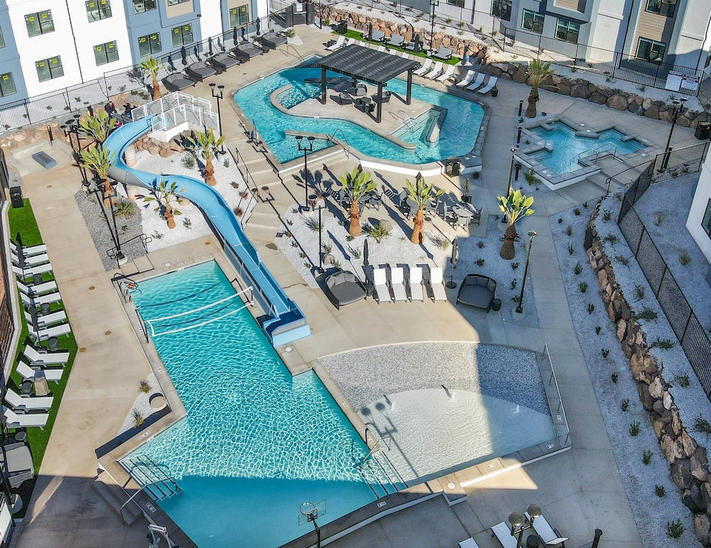 The At Coral Springs Resort 3 Bedroom Apts by RedAwning in Hurricane, United States