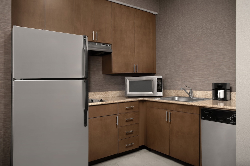 Residence Inn by Marriott Greensboro Airport - photo 17
