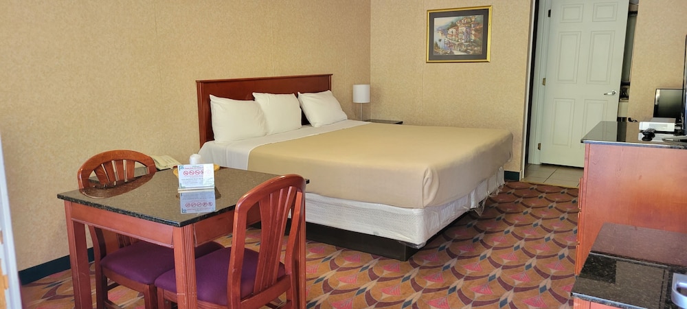 Atrium Inn - photo 6