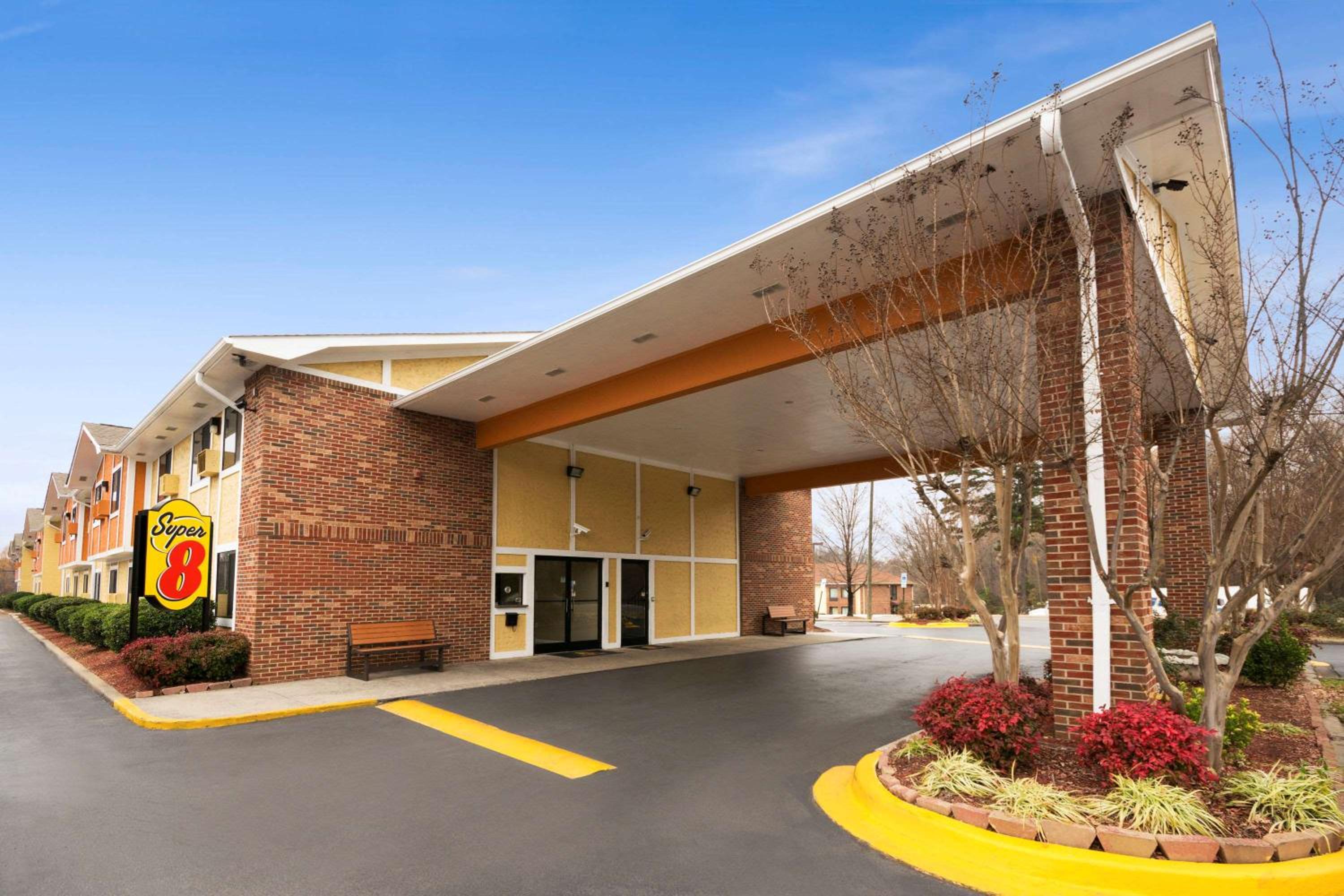 Super 8 by Wyndham Charlotte University - photo 42
