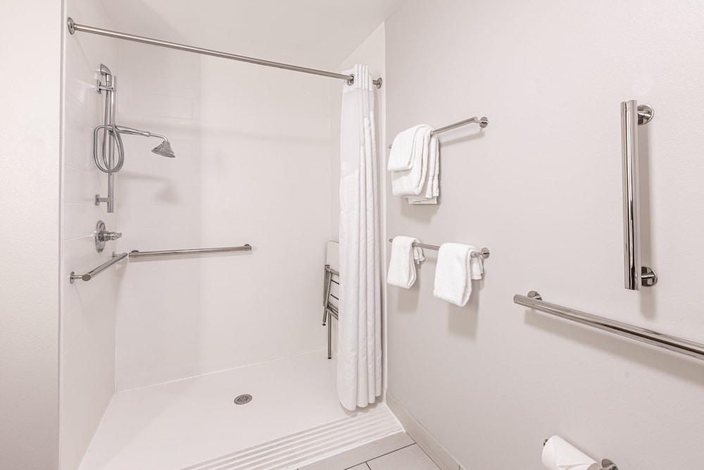 Holiday Inn Express & Suites Rantoul by IHG - photo 27