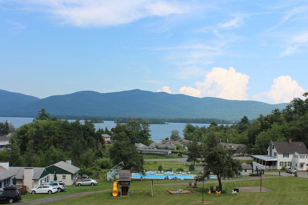 Hill View Motel and Cottages - photo 2