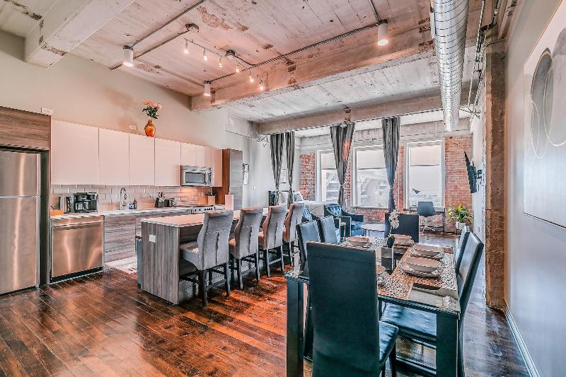 Luxury Downtown Dallas Stay by Amyfinehouse - photo 238