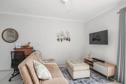 WiFi & Solar at Studio on Morgenster — 4-Star Luxury Hotel in Cape Town, South Africa