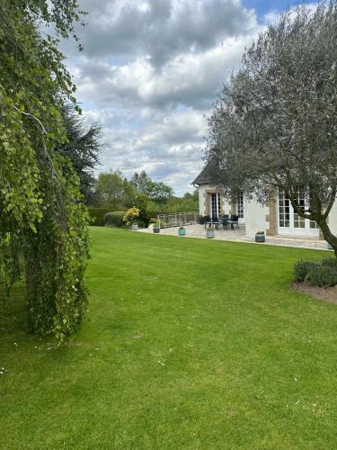Les Tulipes - carbon neutral hotel in Antrain