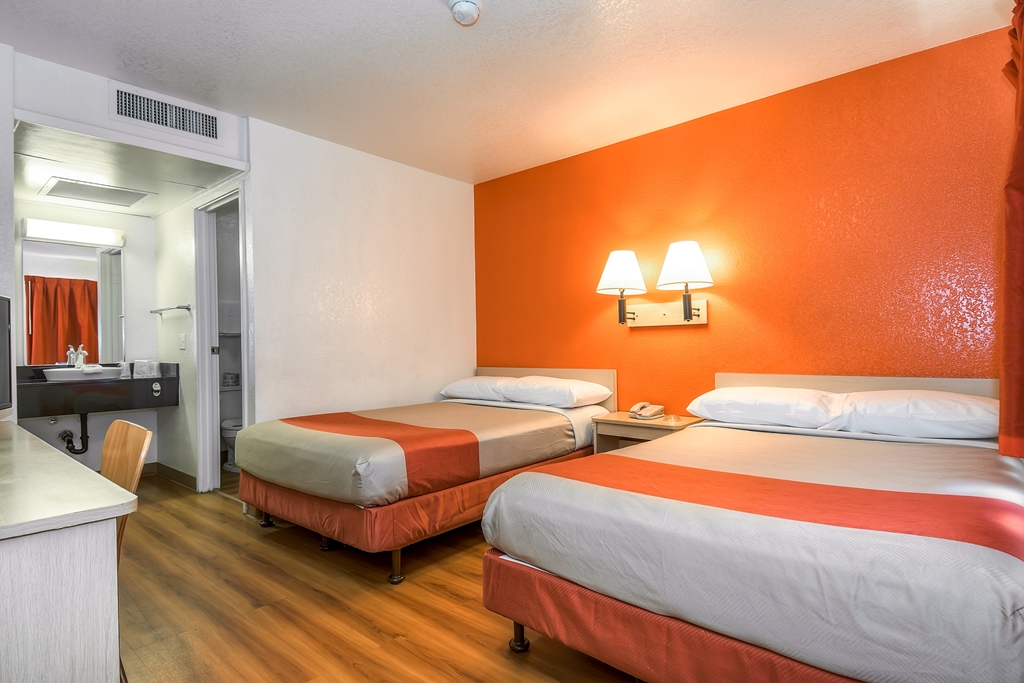 Motel 6 Corona CA - photo 4