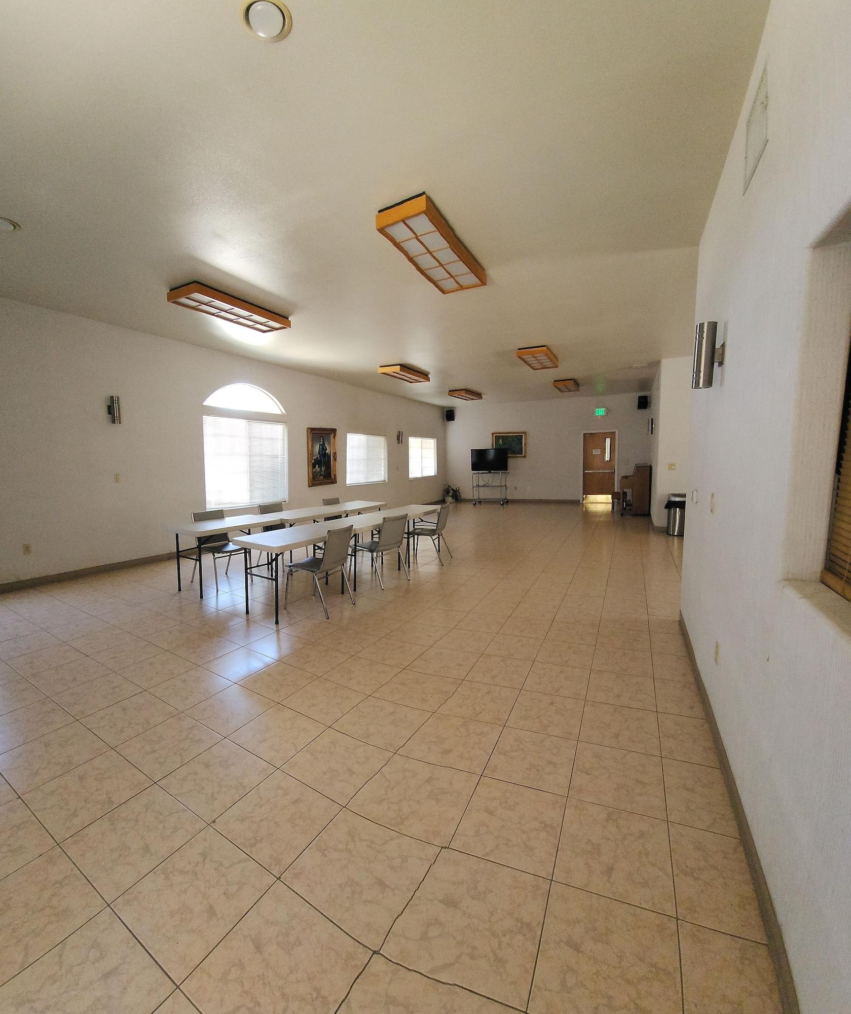 Garden Inn and Suites Fresno - photo 27