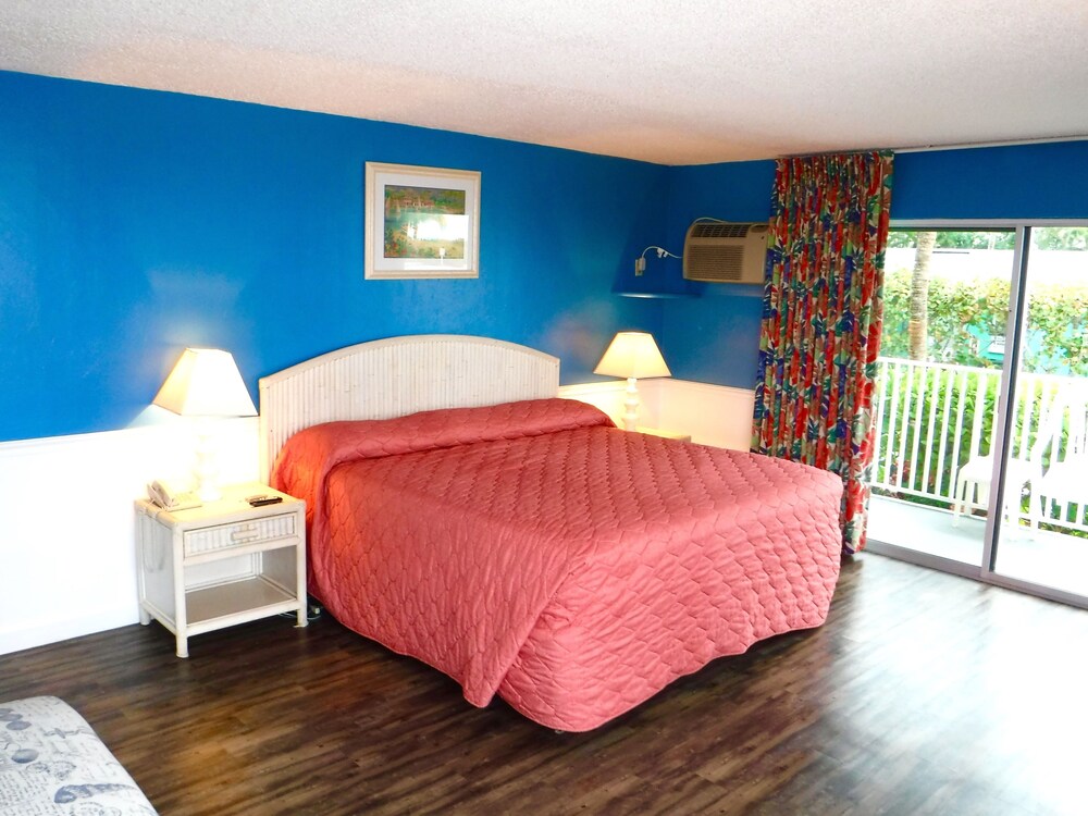 Waterside Inn on the Beach - photo 34