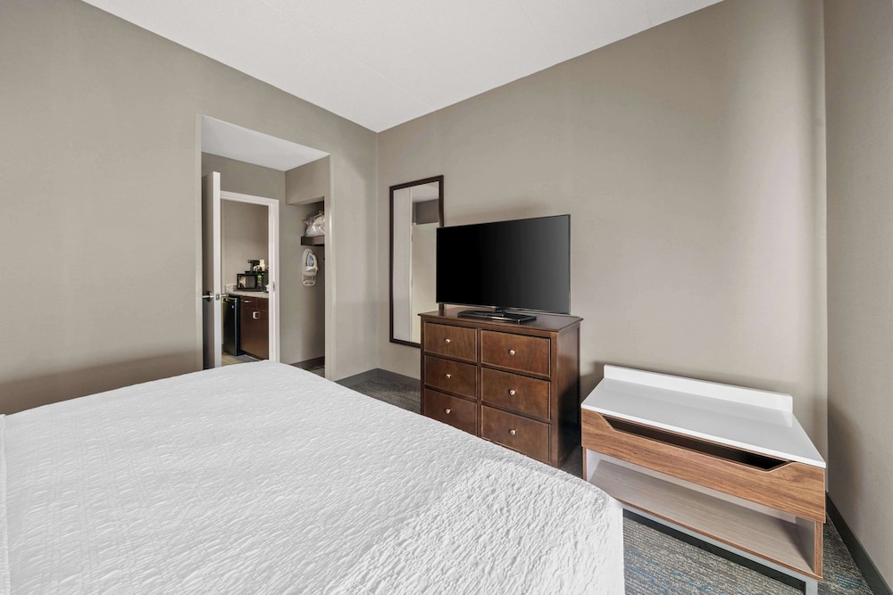 Hampton Inn by Hilton New Bedford Fairhaven - photo 23
