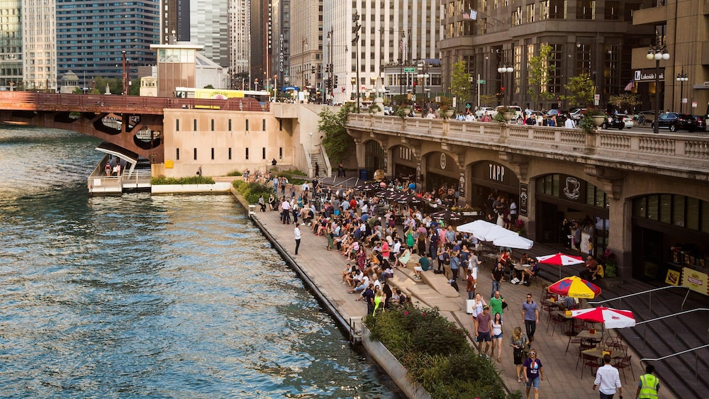 Holiday Inn Chicago Dwtn The Mart by IHG — hotel in Chicago