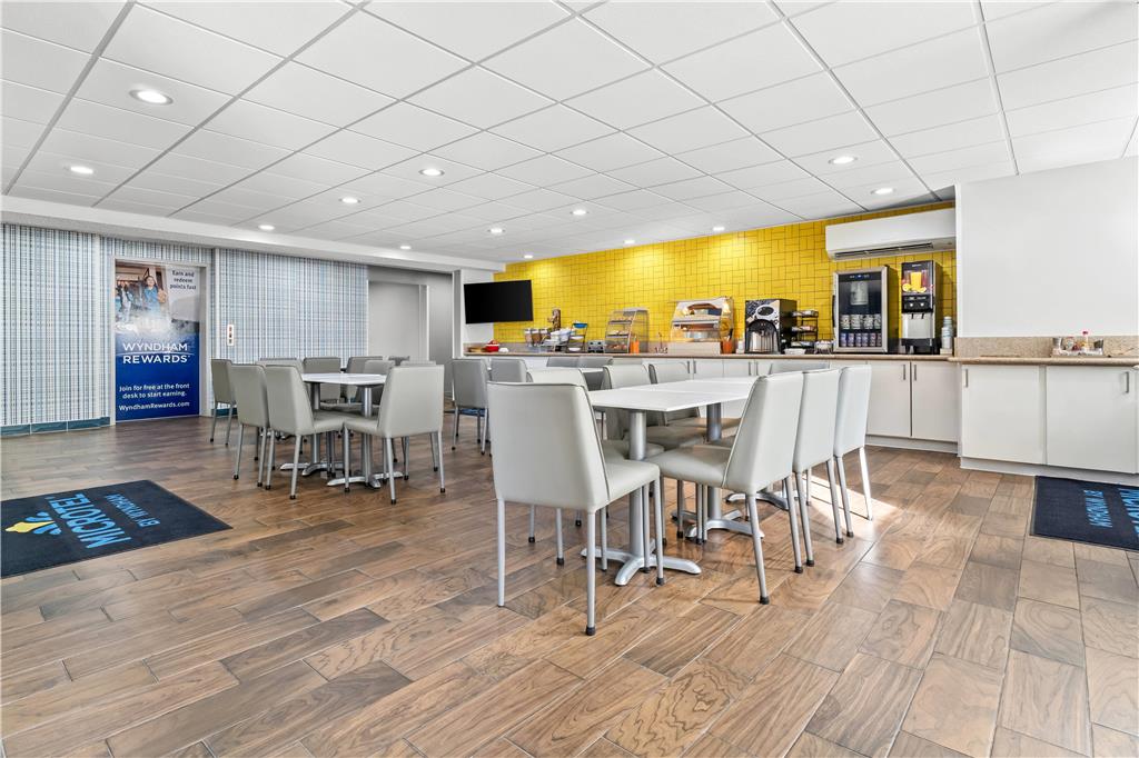 Microtel Inn & Suites by Wyndham Salisbury - photo 35