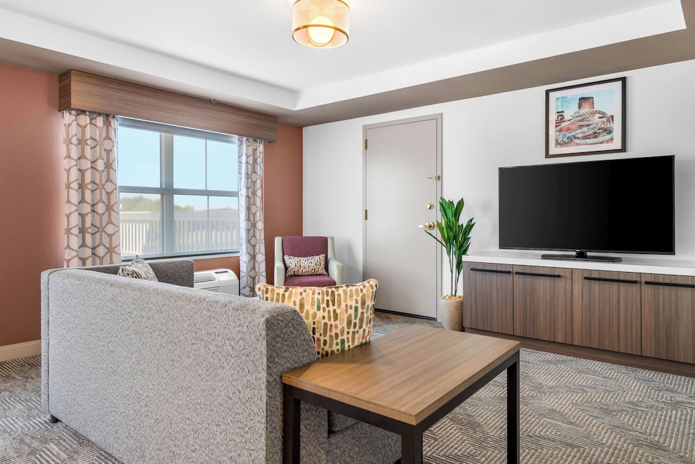Hilton Garden Inn Suffolk Riverfront - photo 29