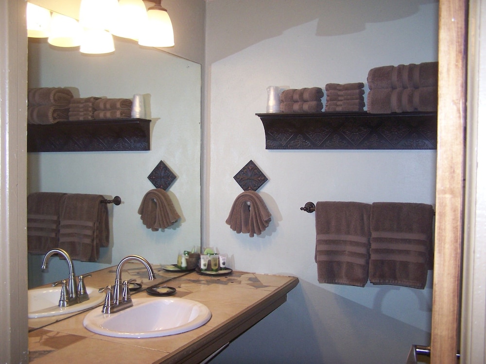 Blanco County Inn - photo 71