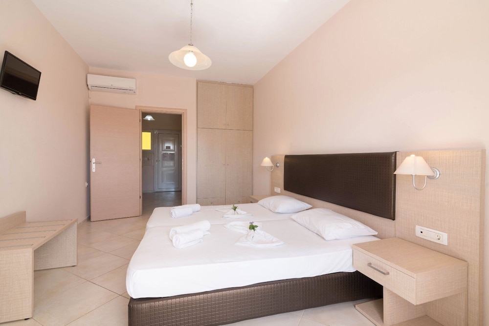 Hotel Yakinthos — Paralia Vergas — photo 4