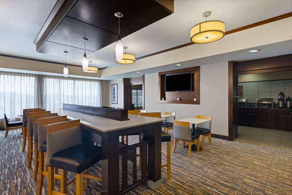 La Quinta Inn & Suites by Wyndham Sioux Falls - photo 8