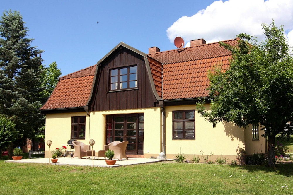 Ferienhaus Monika in Wendorf im Bernstein Resort — hotel in Wendorf