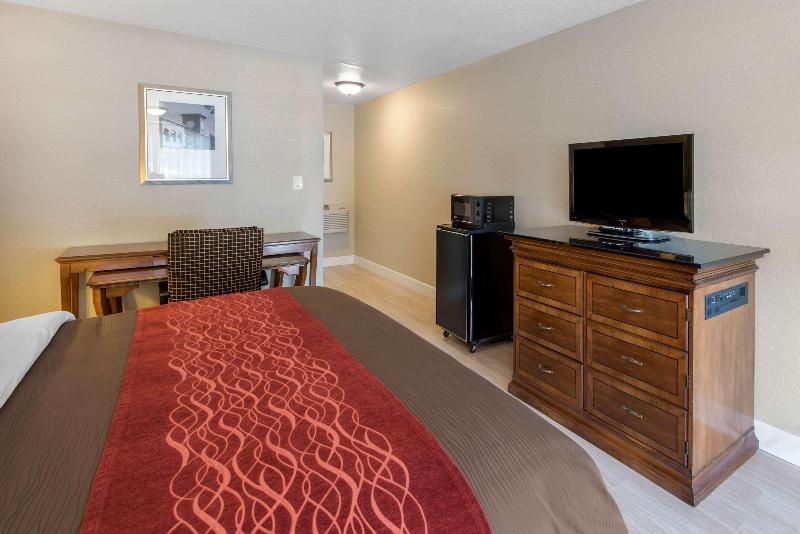 Rodeway Inn Redding - photo 14