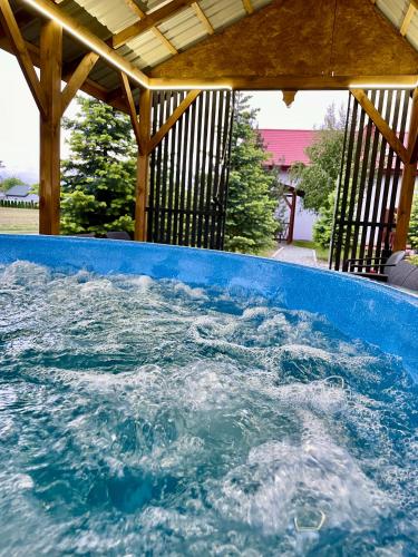Kwatera Pod Wiatrakiem Jacuzzi Zewnętrzne in Czarna, Poland