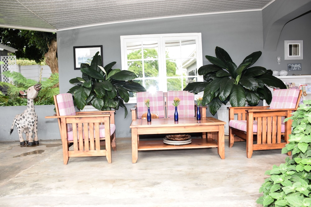Gordon’s on 125 First Street — Mutare — photo 5