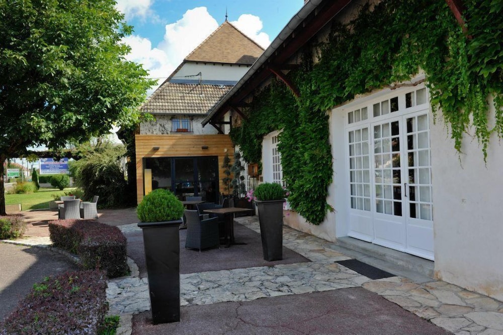 Hotel La Chaumiere - carbon neutral hotel in Dole