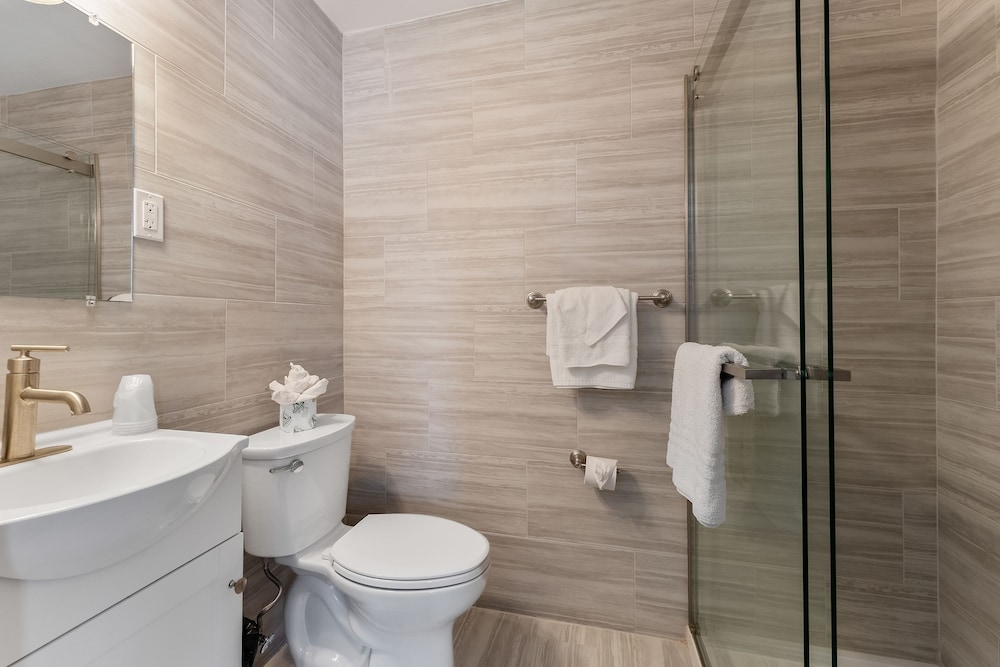 Oceanic Hotel - photo 29