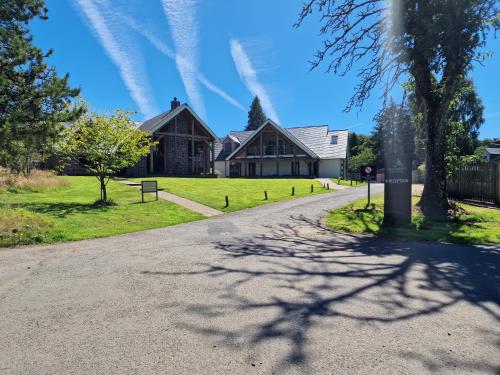 The Loch Lomond Guesthouse — 4-Star Luxury Hotel in Balloch, United Kingdom