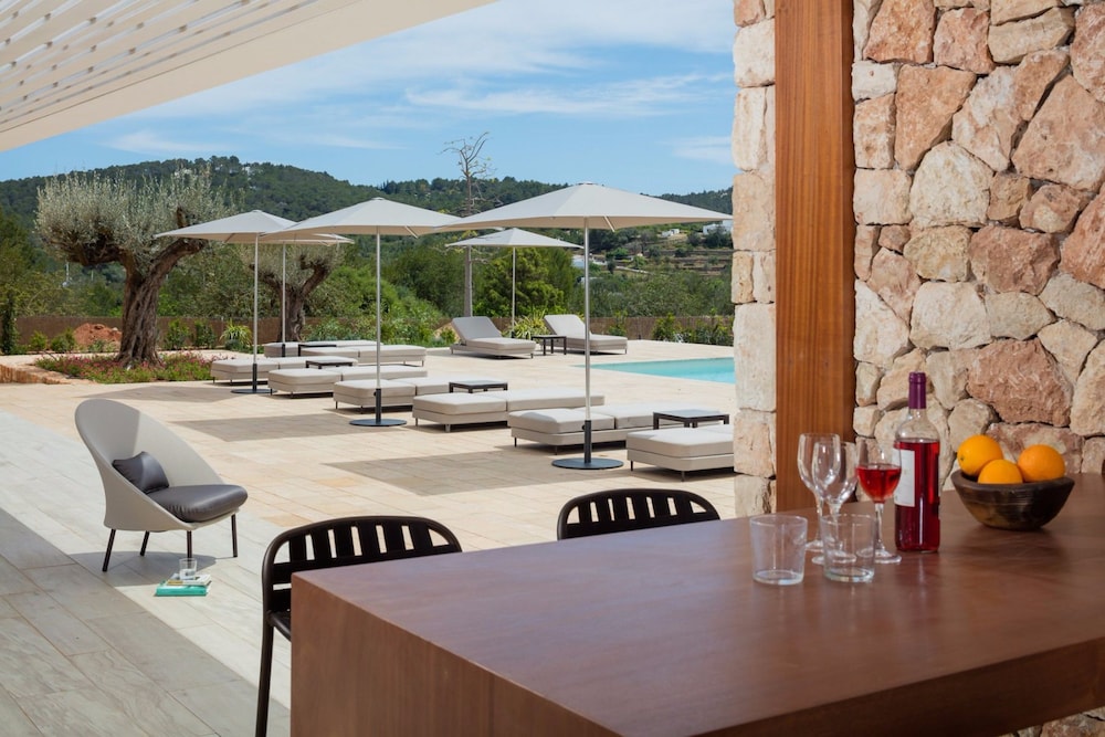 Villa Ralfy — 4-Star Luxury Hotel in Santa Eularia Des Riu, Spain