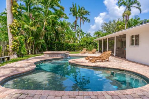 Serene Pool & Spa Home near Beaches & Downtown — 4-Star Luxury Hotel in Fort Myers, United States
