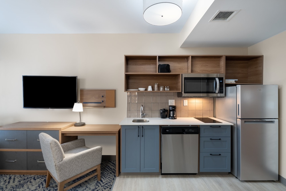 Candlewood Suites Asheville Downtown by IHG - photo 30