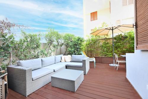 Sam's Journey 4BR Garden by HolyGuest — 4-Star Luxury Hotel in Tel Aviv, Israel