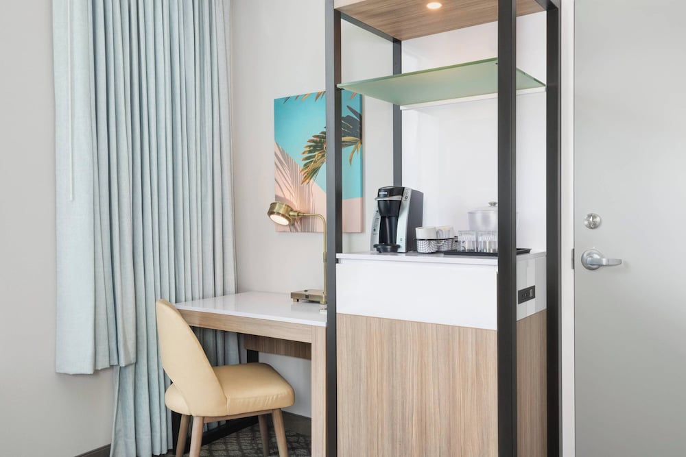 SpringHill Suites by Marriott Panama City Beach Beachfront - photo 10