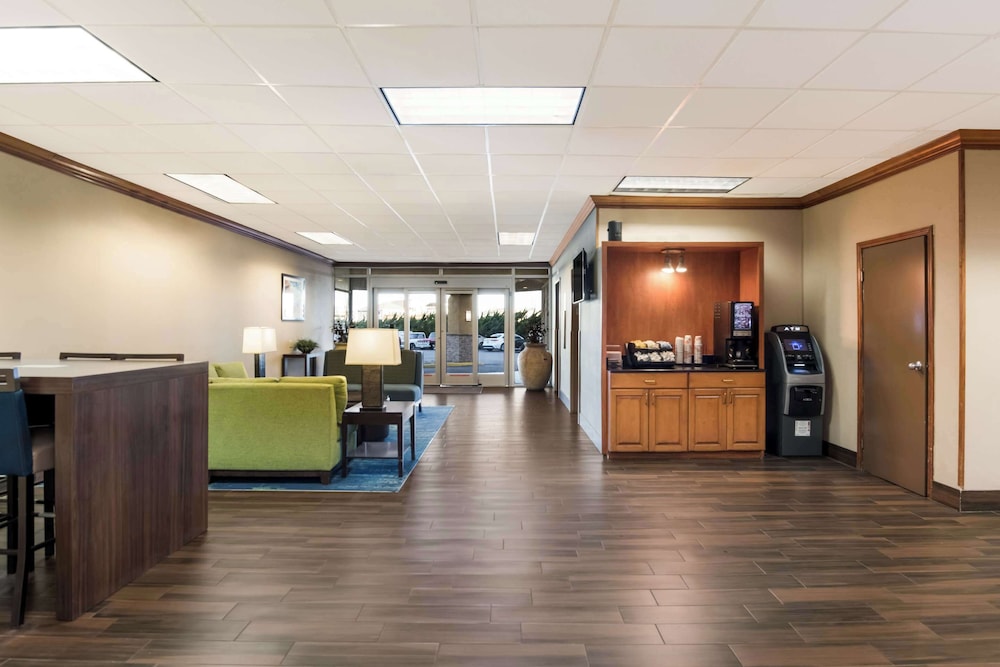 Comfort Inn South Oceanfront - photo 3