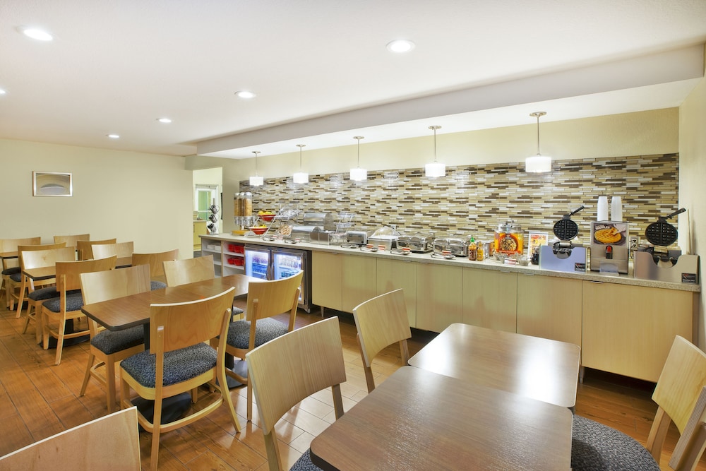 Towneplace Suites By Marriott Brookfield - photo 19