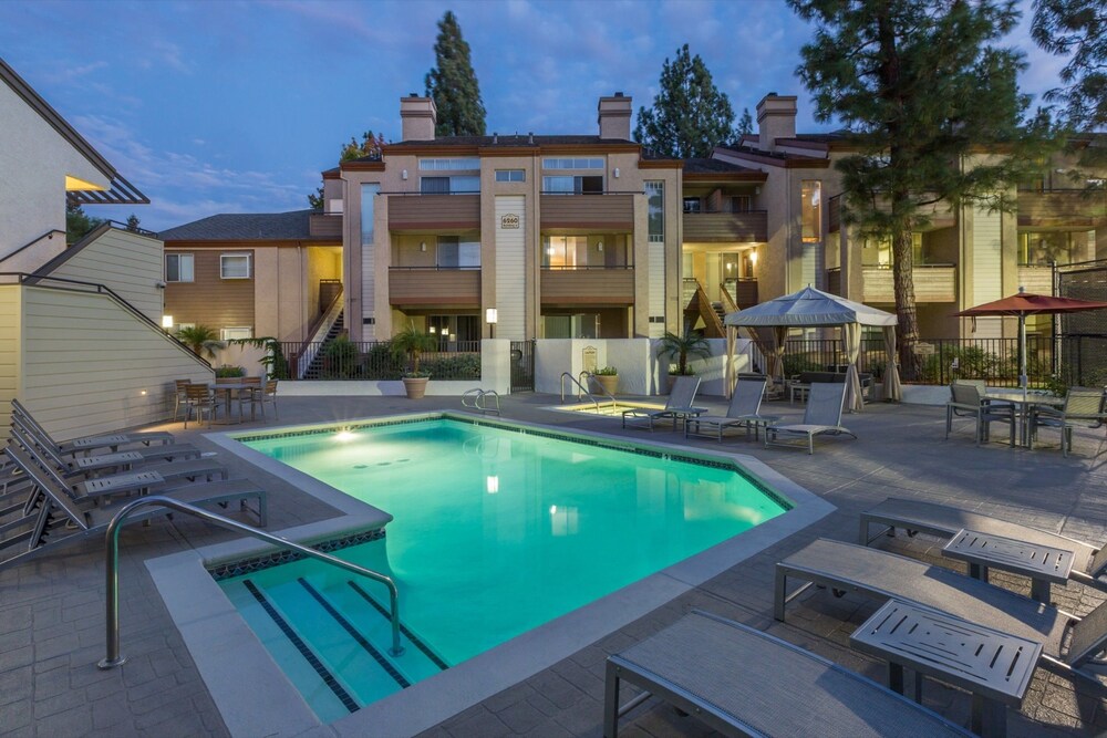 Global Luxury Suites at Stoneridge Mall — 4-Star Luxury Hotel in Pleasanton, United States