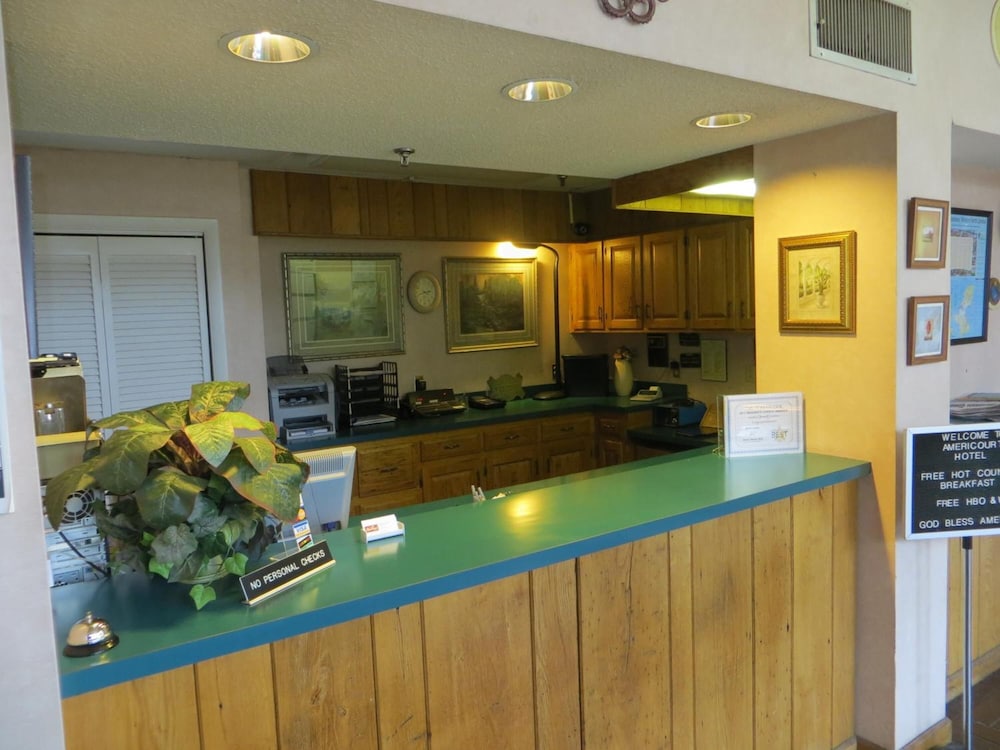 Americourt Hotel - photo 6