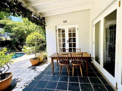 Cape Town family home with lovely garden.