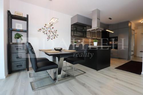 Einpark Fabulous Apartment with Private parking — 4-Star Luxury Hotel in Bratislava, Slovakia