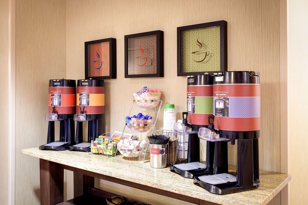 Hampton Inn & Suites Chicago St. Charles - photo 12