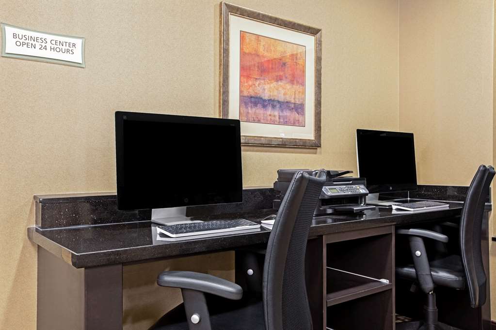 La Quinta Inn & Suites by Wyndham Gillette - photo 28