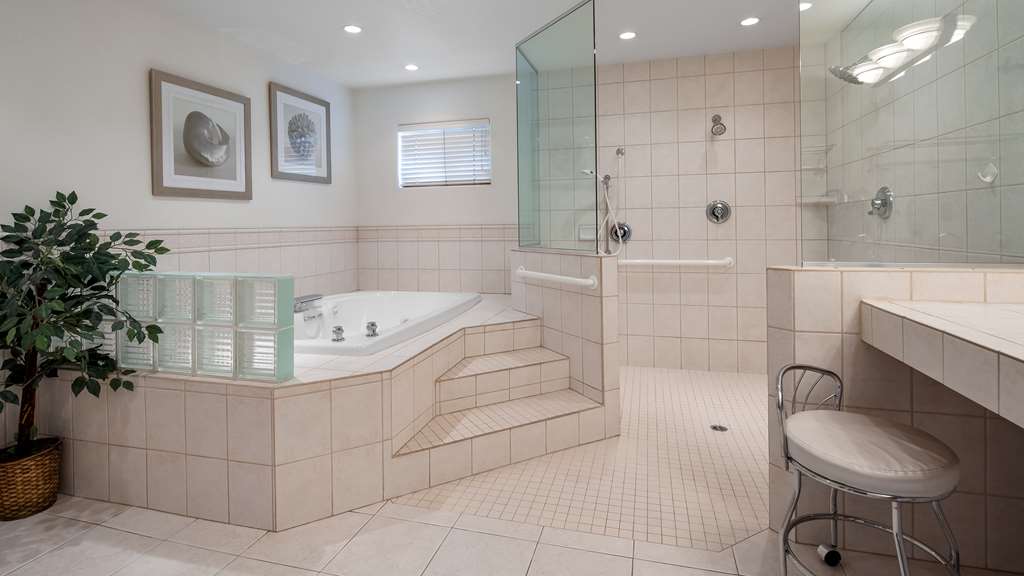 Best Western Plus Humboldt Bay Inn - photo 30