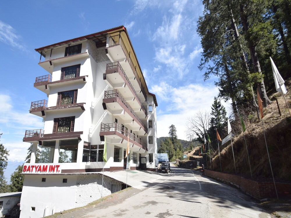 OYO 12246 Hotel Satyam International in Dalhousie, India